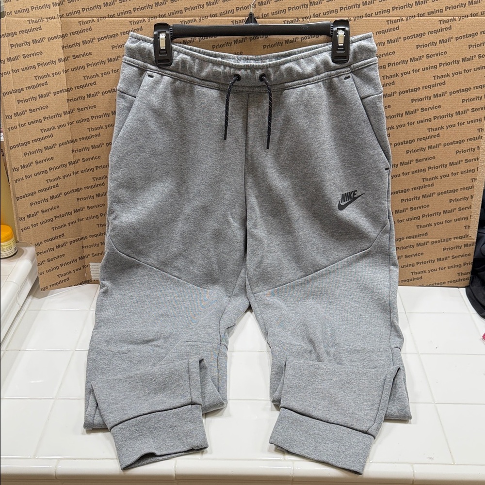 Nike Tech Fleece Gray Sweatpants Used